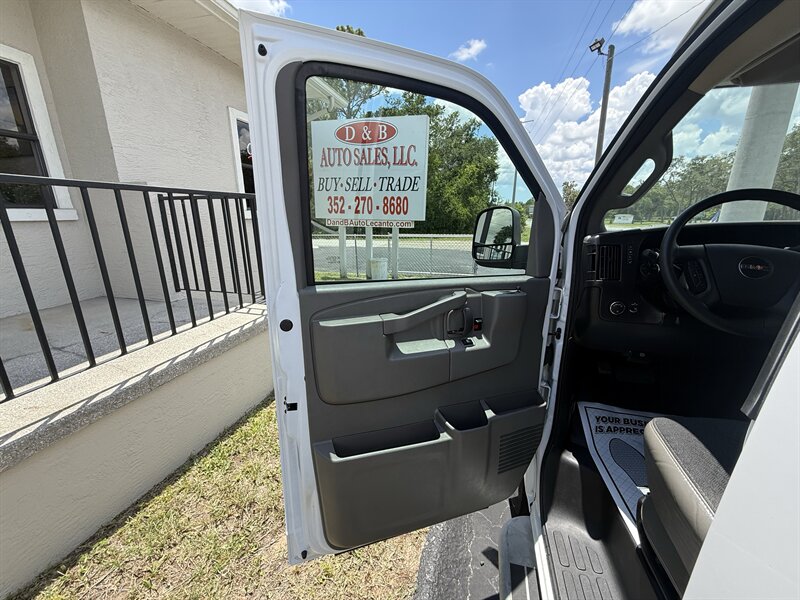2025 GMC Savana 2500 - Photo 11 - Lecanto, FL 34461