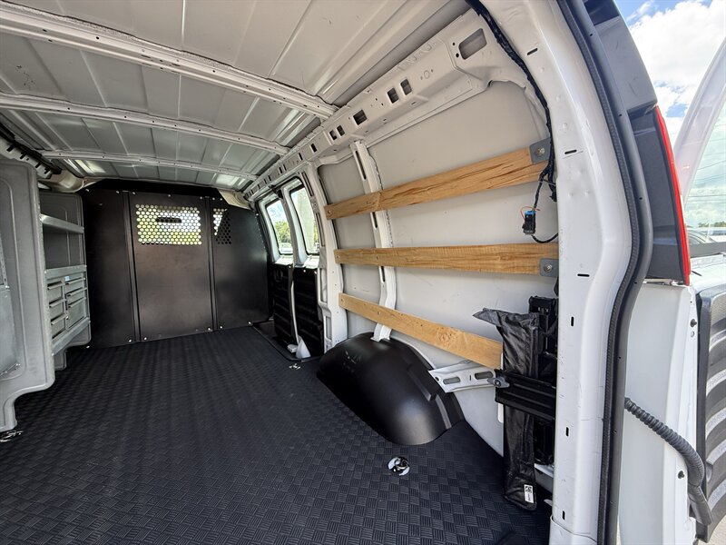 2025 GMC Savana 2500 - Photo 29 - Lecanto, FL 34461