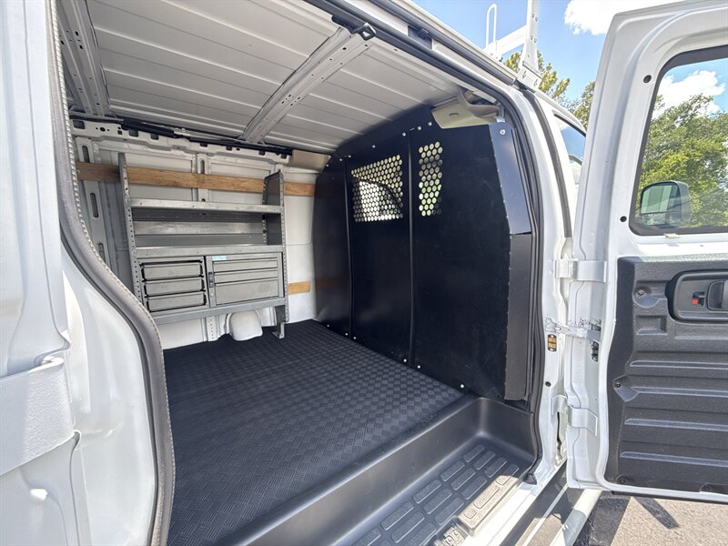 2025 GMC Savana 2500 - Photo 24 - Lecanto, FL 34461
