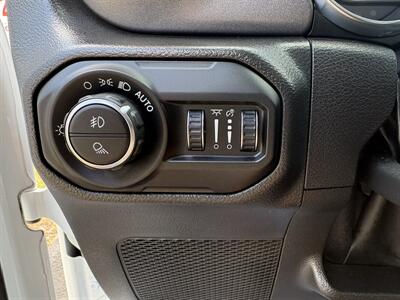 2022 Jeep Gladiator Mojave   - Photo 15 - Lecanto, FL 34461