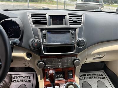 2013 Toyota Highlander 4WD V6 Limited - Photo 12 - Lecanto, FL 34461