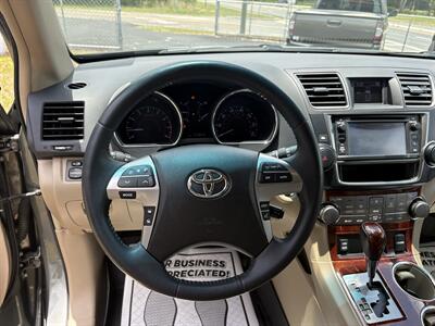 2013 Toyota Highlander 4WD V6 Limited - Photo 10 - Lecanto, FL 34461