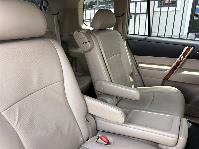 2013 Toyota Highlander 4WD V6 Limited - Photo 22 - Lecanto, FL 34461