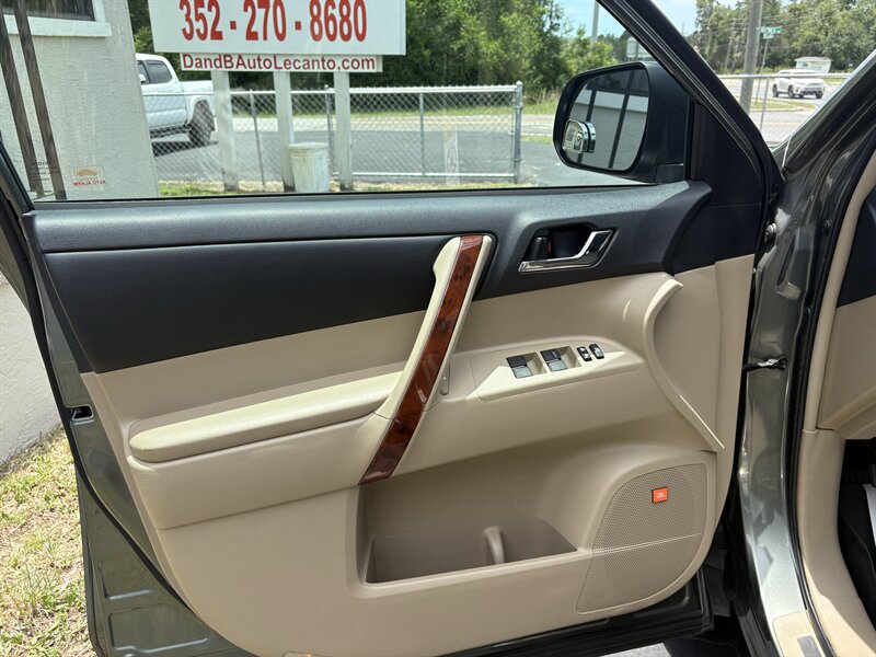 2013 Toyota Highlander 4WD V6 Limited - Photo 7 - Lecanto, FL 34461
