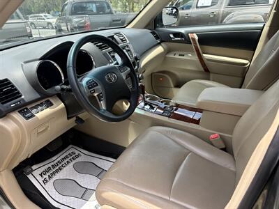 2013 Toyota Highlander 4WD V6 Limited - Photo 8 - Lecanto, FL 34461