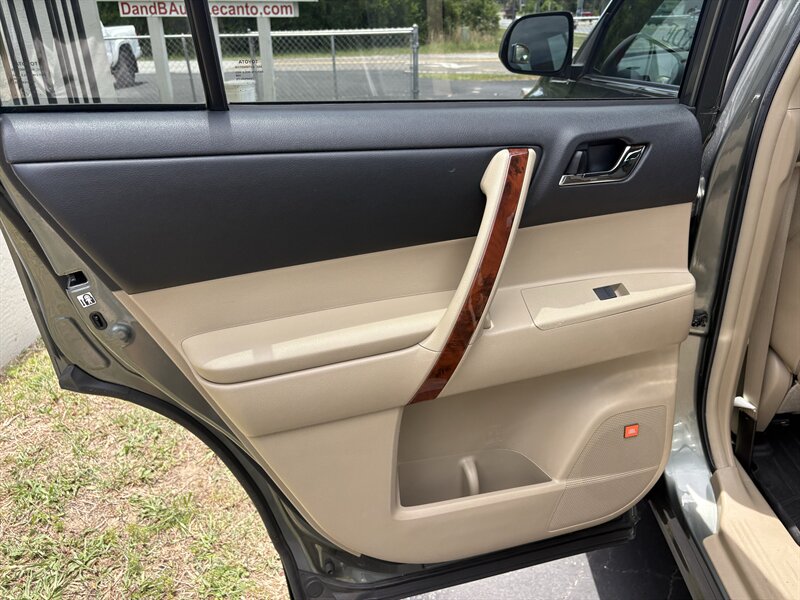 2013 Toyota Highlander 4WD V6 Limited - Photo 24 - Lecanto, FL 34461