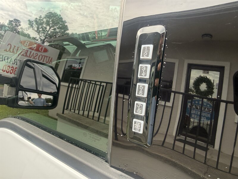 2018 Ford F-150 XLT - Photo 8 - Lecanto, FL 34461
