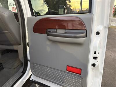 2006 Ford F-350 Super Duty XL XL 4dr Crew Cab   - Photo 23 - Lecanto, FL 34461