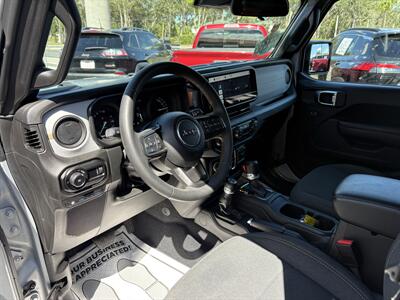2024 Jeep Wrangler Willys 4xe   - Photo 12 - Lecanto, FL 34461