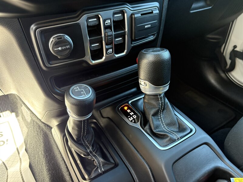 2022 Jeep Wrangler Unlimited Sahara - Photo 14 - Lecanto, FL 34461