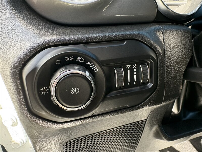 2022 Jeep Wrangler Unlimited Sahara - Photo 16 - Lecanto, FL 34461