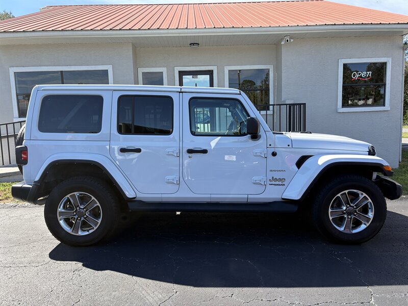 2022 Jeep Wrangler Unlimited Sahara - Photo 5 - Lecanto, FL 34461