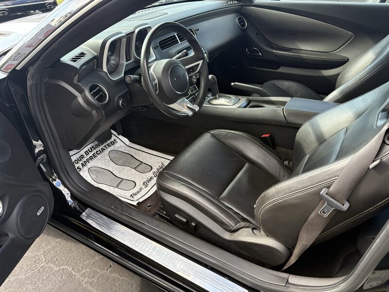 2011 Chevrolet Camaro 2LT - Photo 10 - Lecanto, FL 34461