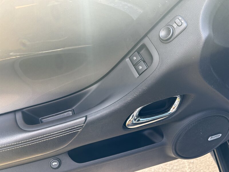 2011 Chevrolet Camaro 2LT - Photo 19 - Lecanto, FL 34461