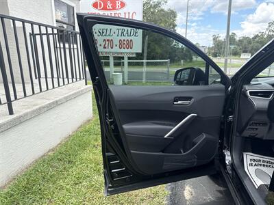 2025 Toyota Corolla Cross Hybrid XSE - Photo 13 - Lecanto, FL 34461