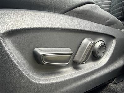 2025 Toyota Corolla Cross Hybrid XSE - Photo 17 - Lecanto, FL 34461