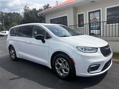 2024 Chrysler Pacifica Limited   - Photo 2 - Lecanto, FL 34461