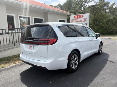 2024 Chrysler Pacifica Limited   - Photo 6 - Lecanto, FL 34461