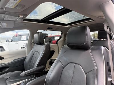 2024 Chrysler Pacifica Limited   - Photo 7 - Lecanto, FL 34461