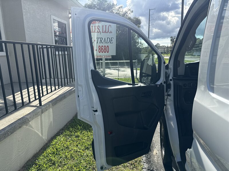 2020 Ford Transit 150 Low Roof - Photo 13 - Lecanto, FL 34461