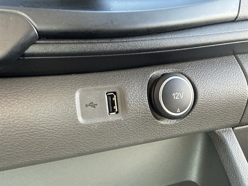 2020 Ford Transit 150 Low Roof - Photo 25 - Lecanto, FL 34461