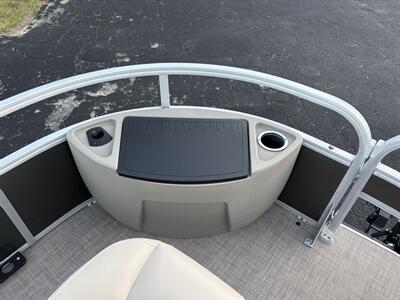 2023 Suntracker 20' Fishing Barge DLX   - Photo 5 - Lecanto, FL 34461