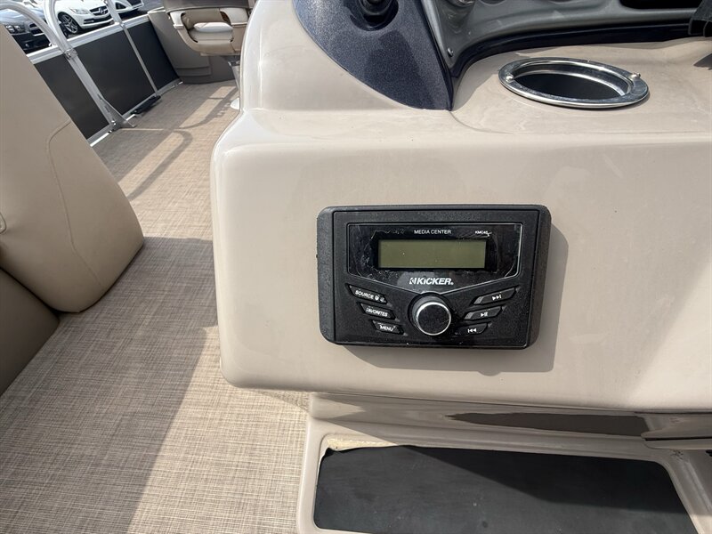 2023 Suntracker 20' Fishing Barge DLX - Photo 24 - Lecanto, FL 34461