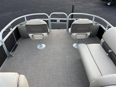 2023 Suntracker 20' Fishing Barge DLX   - Photo 3 - Lecanto, FL 34461