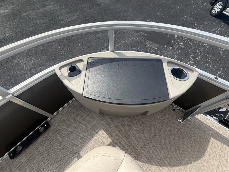 2023 Suntracker 20' Fishing Barge DLX - Photo 18 - Lecanto, FL 34461