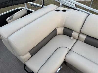 2023 Suntracker 20' Fishing Barge DLX   - Photo 9 - Lecanto, FL 34461