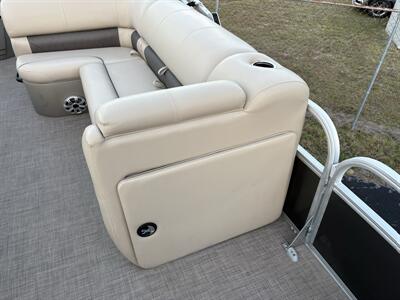 2023 Suntracker 20' Fishing Barge DLX   - Photo 13 - Lecanto, FL 34461