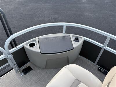 2023 Suntracker 20' Fishing Barge DLX   - Photo 4 - Lecanto, FL 34461