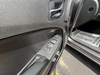 2014 Dodge Charger SXT - Photo 11 - Lecanto, FL 34461
