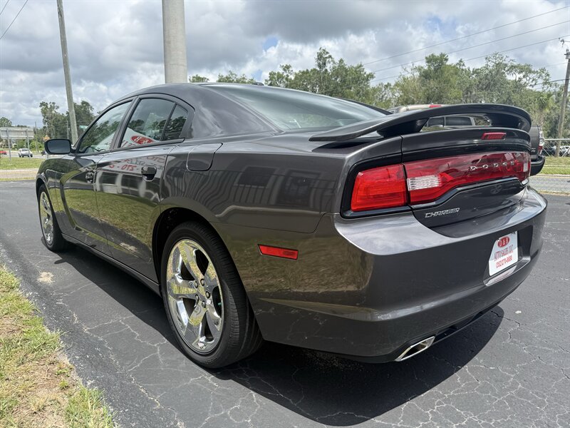 2014 Dodge Charger SXT - Photo 5 - Lecanto, FL 34461