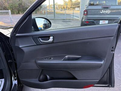 2020 Kia Optima S   - Photo 17 - Lecanto, FL 34461