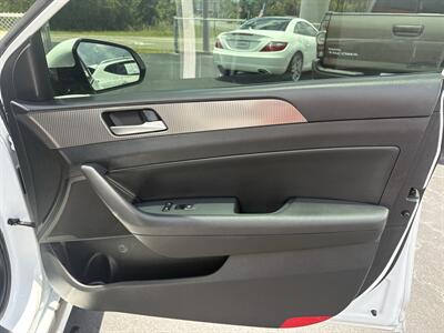 2019 Hyundai SONATA Sport   - Photo 16 - Lecanto, FL 34461