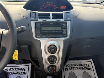 2011 Toyota Yaris   - Photo 13 - Lecanto, FL 34461