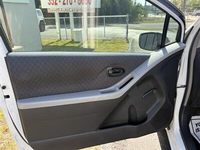 2011 Toyota Yaris   - Photo 7 - Lecanto, FL 34461