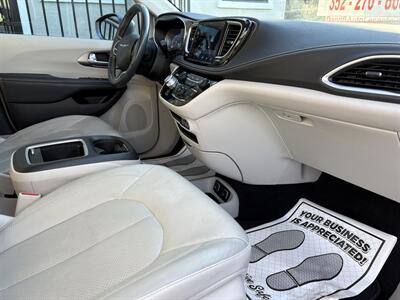 2021 Chrysler Pacifica Touring L   - Photo 21 - Lecanto, FL 34461