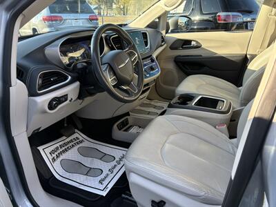 2021 Chrysler Pacifica Touring L   - Photo 8 - Lecanto, FL 34461