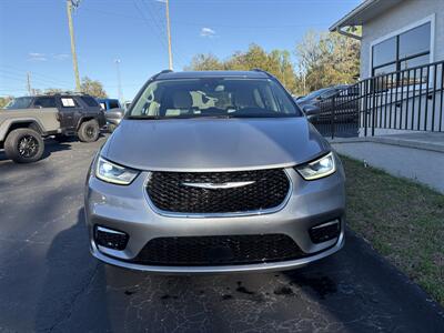 2021 Chrysler Pacifica Touring L   - Photo 2 - Lecanto, FL 34461