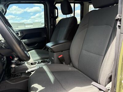 2022 Jeep Wrangler Unlimited Willys   - Photo 9 - Lecanto, FL 34461