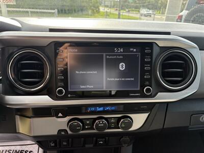 2022 Toyota Tacoma SR5 V6   - Photo 11 - Lecanto, FL 34461