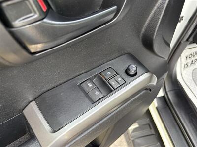 2022 Toyota Tacoma SR5 V6   - Photo 14 - Lecanto, FL 34461