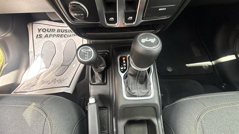 2025 Jeep Wrangler Sport - Photo 26 - Lecanto, FL 34461
