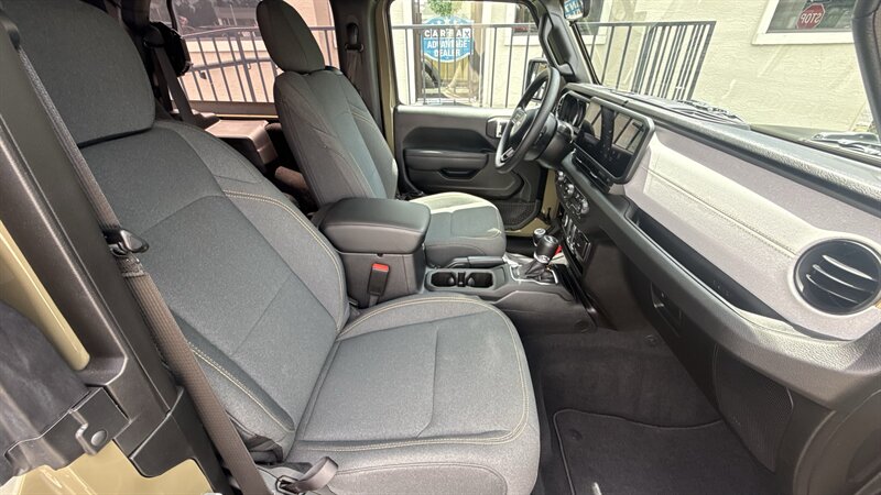 2025 Jeep Wrangler Sport - Photo 32 - Lecanto, FL 34461