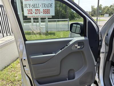 2017 Nissan Frontier SV   - Photo 7 - Lecanto, FL 34461