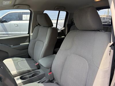 2017 Nissan Frontier SV   - Photo 9 - Lecanto, FL 34461