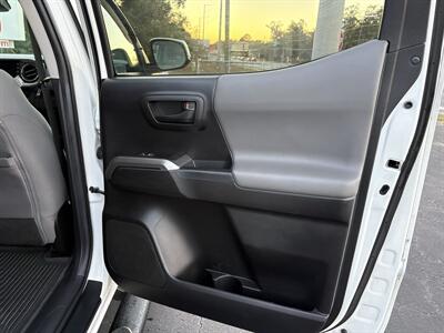 2022 Toyota Tacoma SR5 V6   - Photo 20 - Lecanto, FL 34461