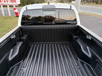 2022 Toyota Tacoma SR5 V6   - Photo 18 - Lecanto, FL 34461